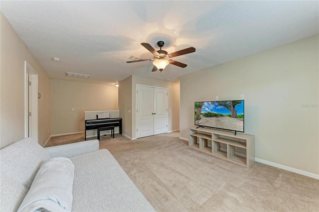 待售: $480,000 (3 贝兹, 2 浴室, 2230 平方英尺)