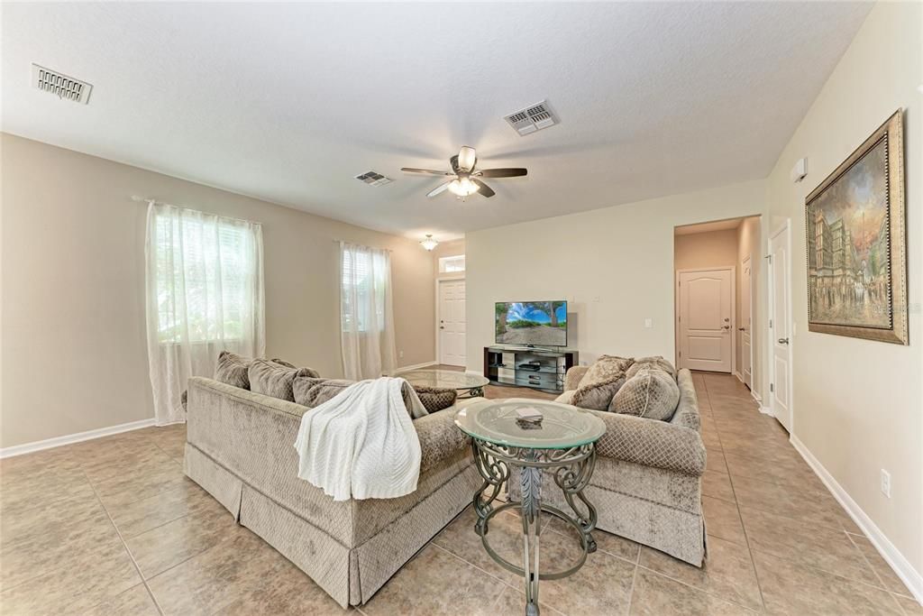 待售: $480,000 (3 贝兹, 2 浴室, 2230 平方英尺)