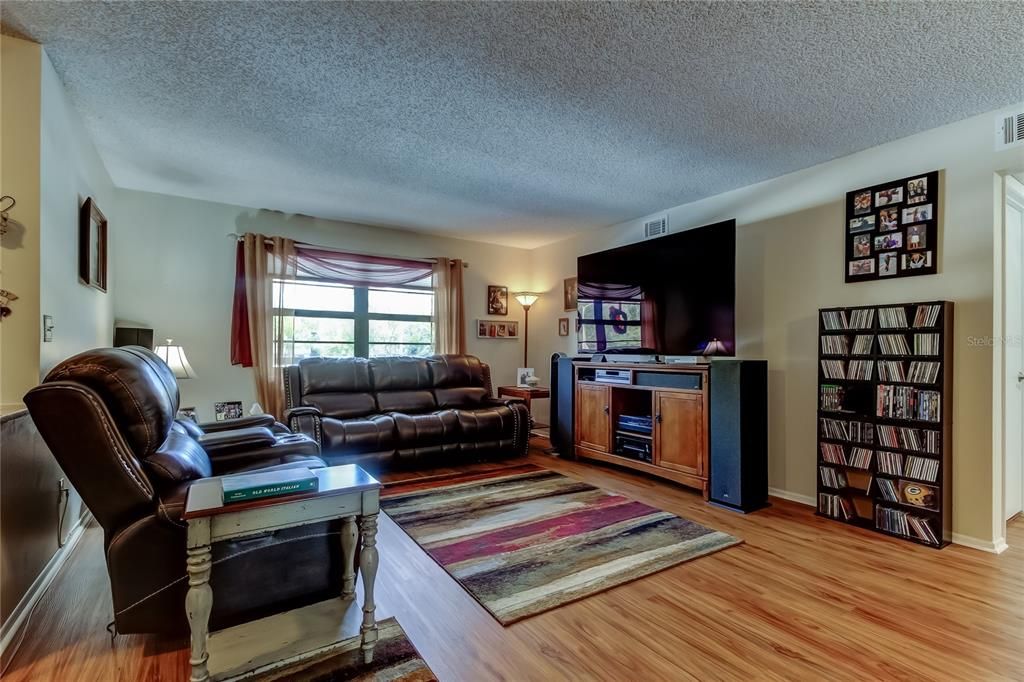 For Sale: $235,000 (2 beds, 2 baths, 1440 Square Feet)