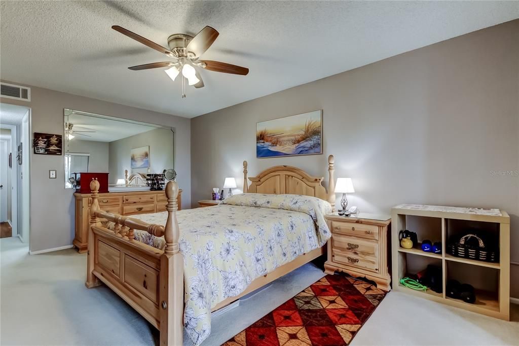 For Sale: $235,000 (2 beds, 2 baths, 1440 Square Feet)