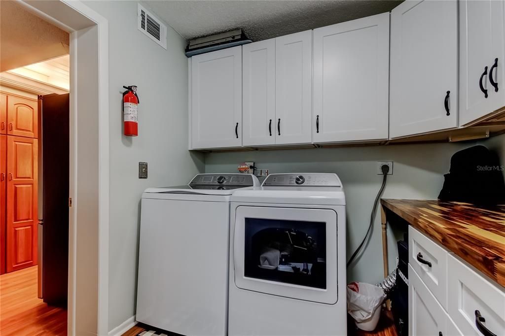 For Sale: $235,000 (2 beds, 2 baths, 1440 Square Feet)