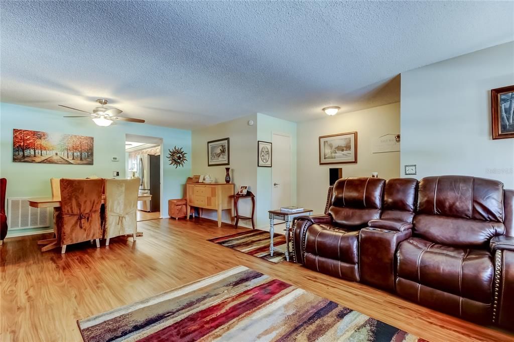 For Sale: $235,000 (2 beds, 2 baths, 1440 Square Feet)