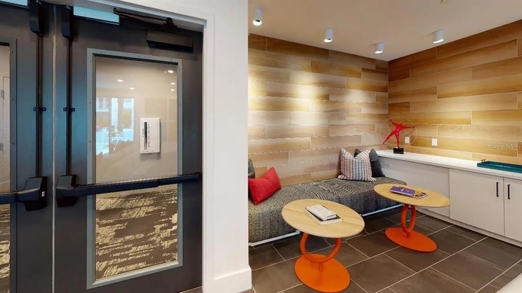 出租: $1,395 (0 贝兹, 1 浴室, 572 平方英尺)