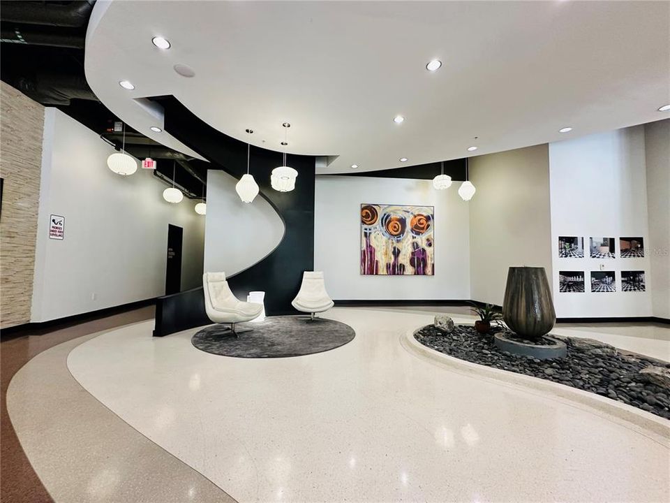 出租: $1,395 (0 贝兹, 1 浴室, 572 平方英尺)