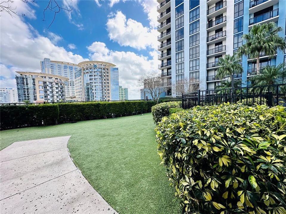 出租: $1,395 (0 贝兹, 1 浴室, 572 平方英尺)