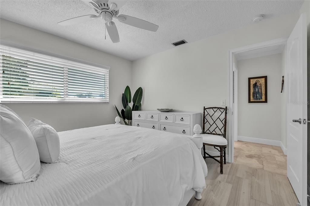 На продажу: $725,000 (3 спален, 2 ванн, 1748 Квадратных фут)