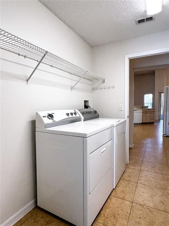 En Renta: $2,950 (3 camas, 2 baños, 2093 Pies cuadrados)