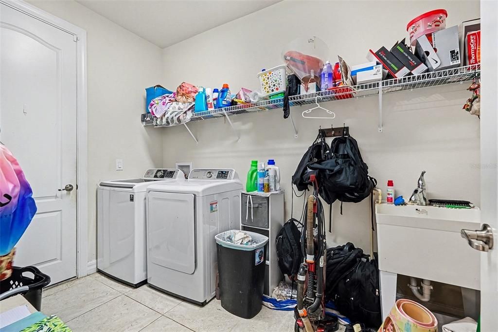 For Sale: $470,000 (4 beds, 3 baths, 2493 Square Feet)