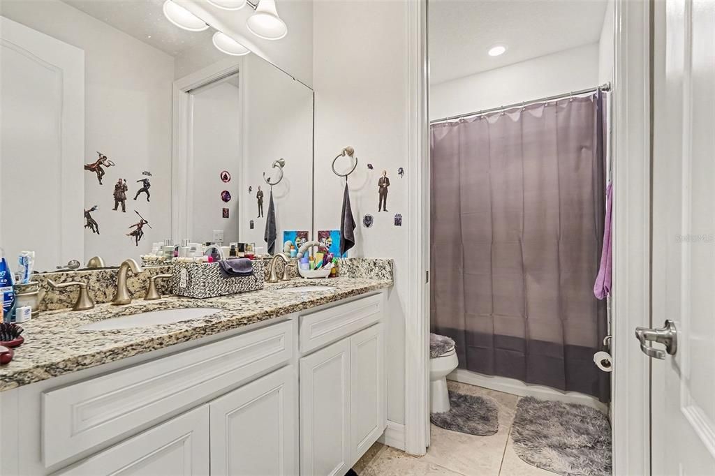 For Sale: $470,000 (4 beds, 3 baths, 2493 Square Feet)