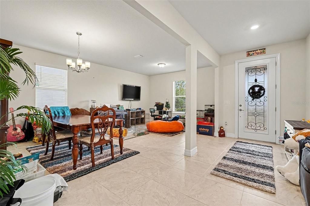 For Sale: $470,000 (4 beds, 3 baths, 2493 Square Feet)