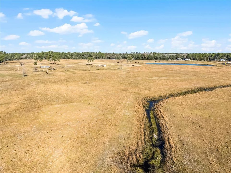 На продажу: $1,250,000 (61.38 acres)