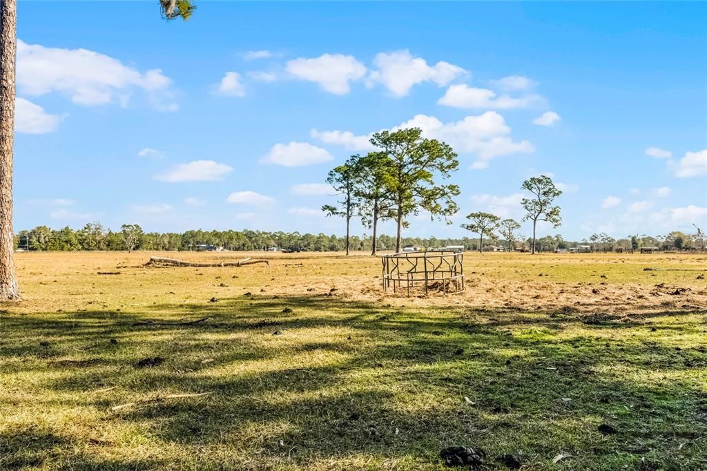 На продажу: $1,250,000 (61.38 acres)