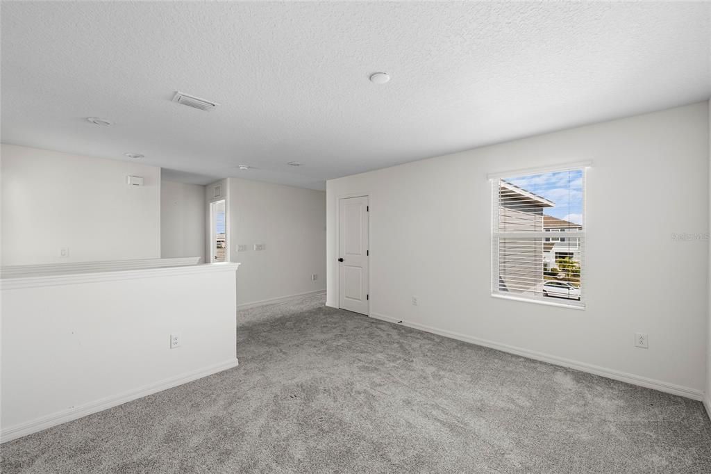 For Sale: $390,000 (5 beds, 3 baths, 2589 Square Feet)