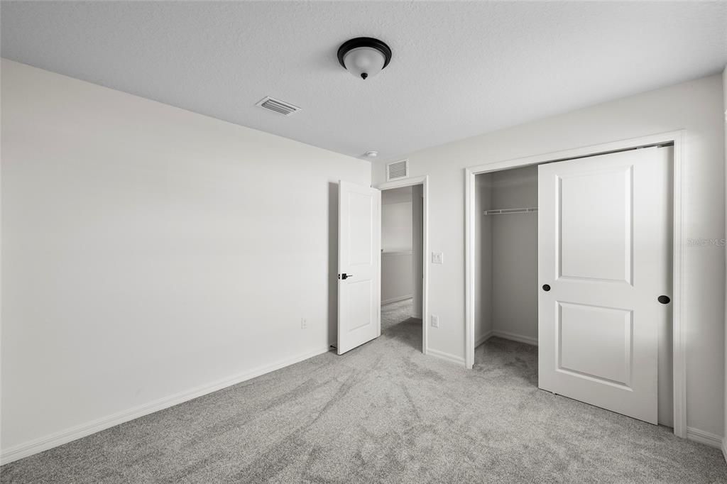 For Sale: $390,000 (5 beds, 3 baths, 2589 Square Feet)