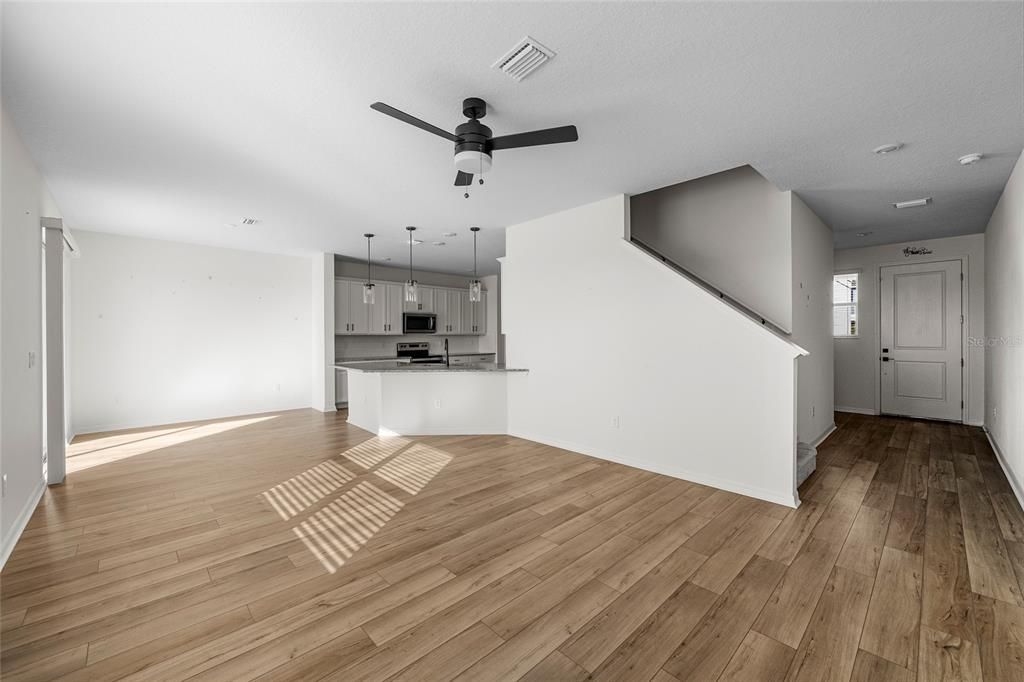 For Sale: $390,000 (5 beds, 3 baths, 2589 Square Feet)