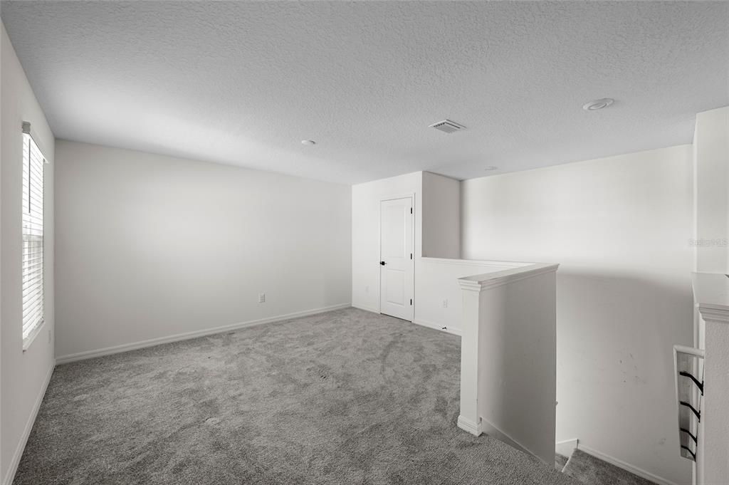 For Sale: $390,000 (5 beds, 3 baths, 2589 Square Feet)