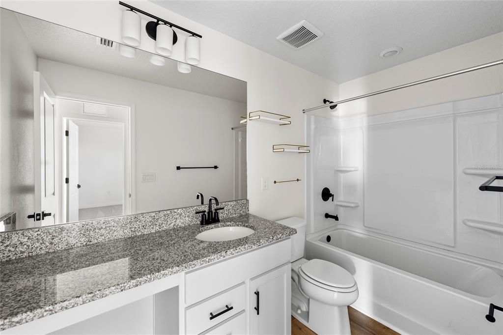 For Sale: $390,000 (5 beds, 3 baths, 2589 Square Feet)