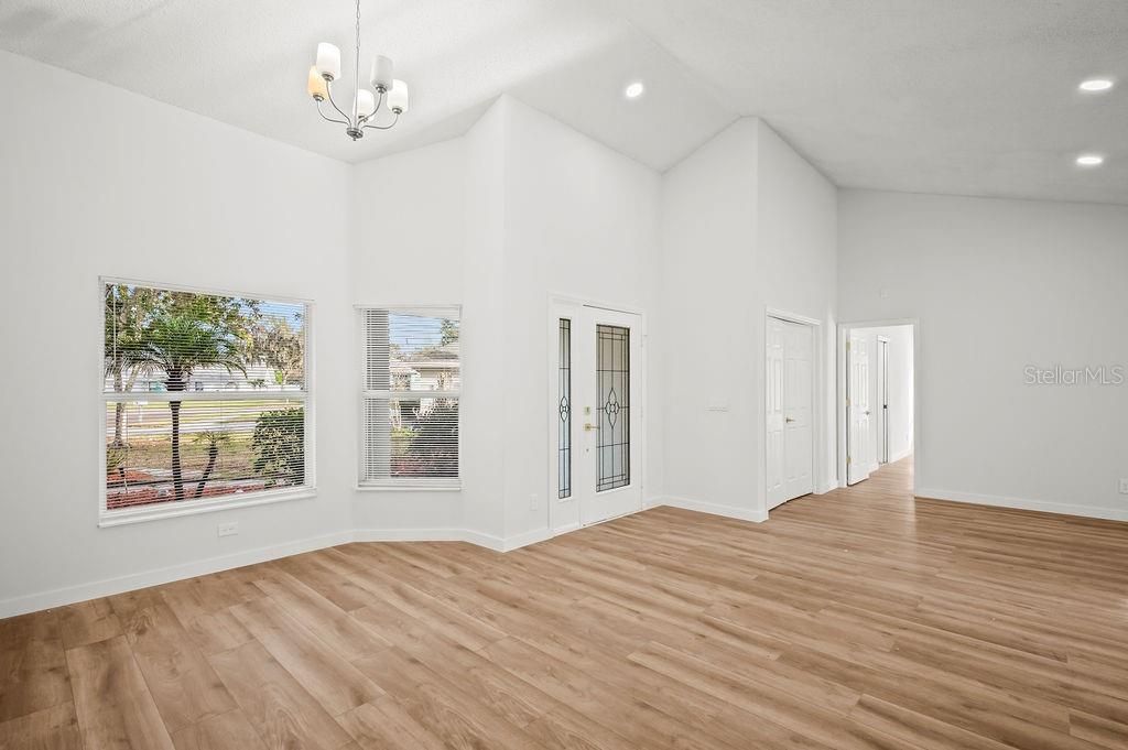 待售: $475,000 (4 贝兹, 2 浴室, 2156 平方英尺)