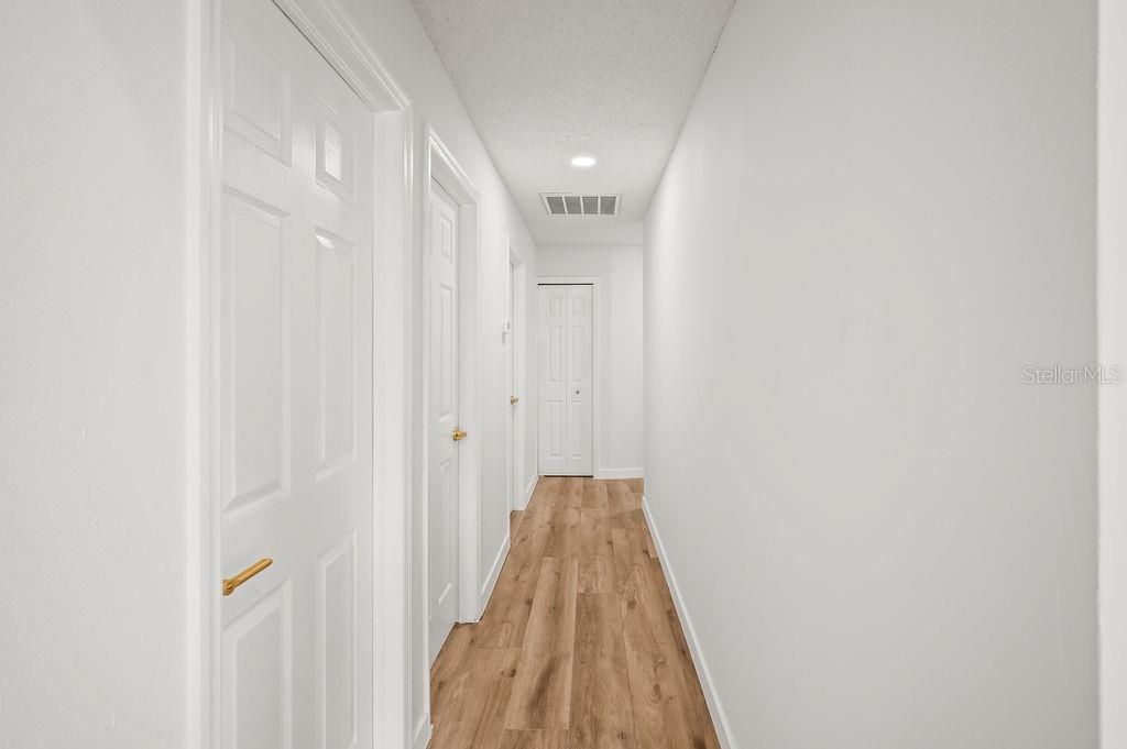 待售: $475,000 (4 贝兹, 2 浴室, 2156 平方英尺)