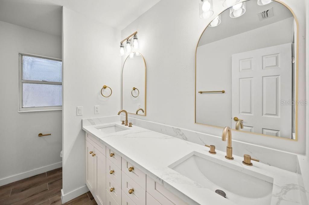 待售: $475,000 (4 贝兹, 2 浴室, 2156 平方英尺)