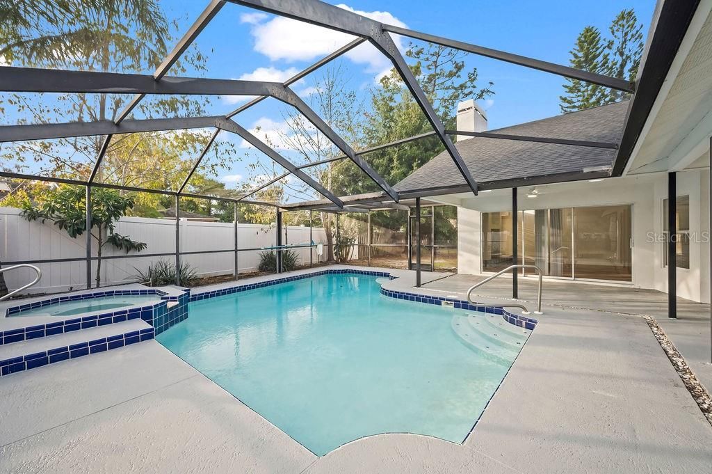 待售: $475,000 (4 贝兹, 2 浴室, 2156 平方英尺)