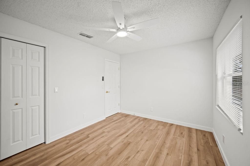 待售: $475,000 (4 贝兹, 2 浴室, 2156 平方英尺)