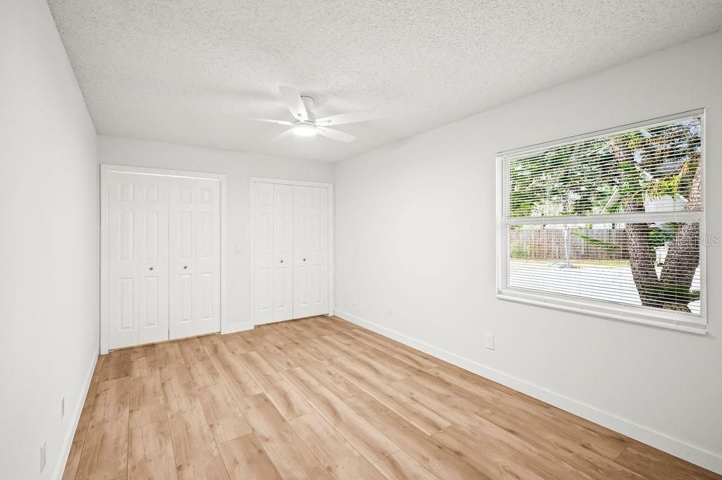 待售: $475,000 (4 贝兹, 2 浴室, 2156 平方英尺)