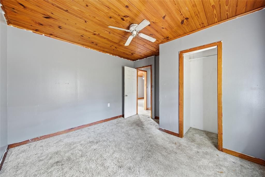 For Sale: $129,900 (3 beds, 2 baths, 1304 Square Feet)