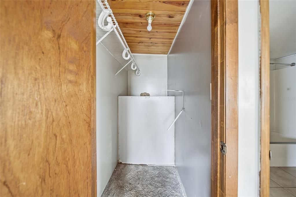 For Sale: $129,900 (3 beds, 2 baths, 1304 Square Feet)