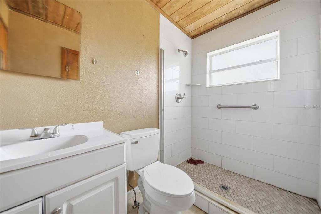 For Sale: $129,900 (3 beds, 2 baths, 1304 Square Feet)