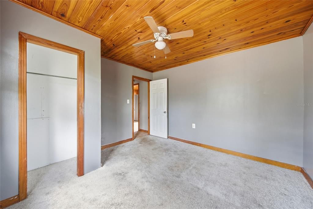 For Sale: $129,900 (3 beds, 2 baths, 1304 Square Feet)