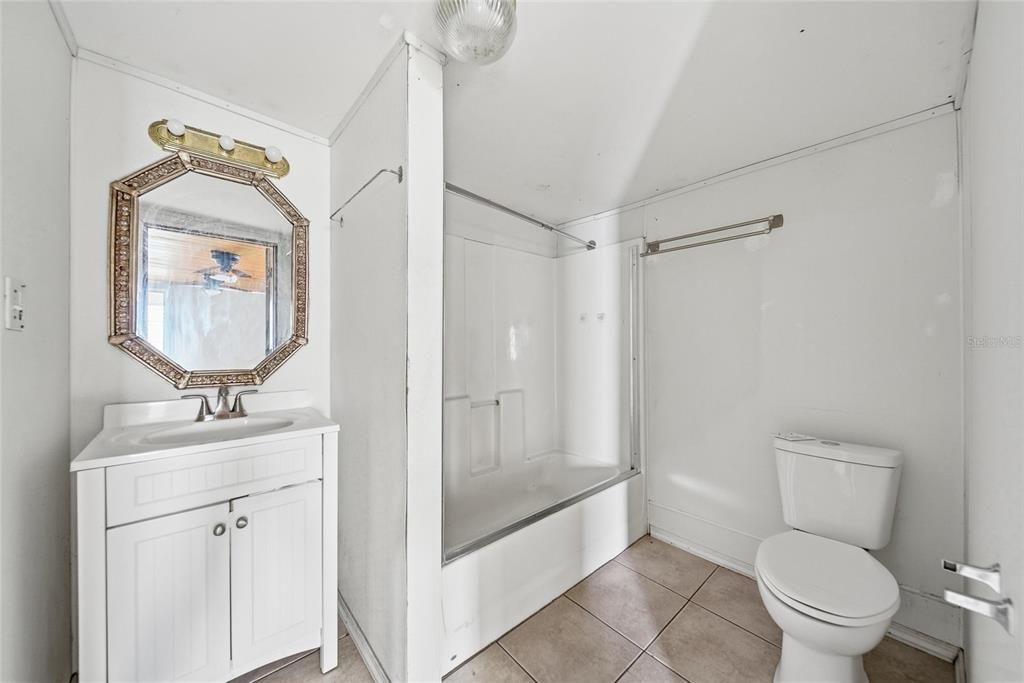 For Sale: $129,900 (3 beds, 2 baths, 1304 Square Feet)