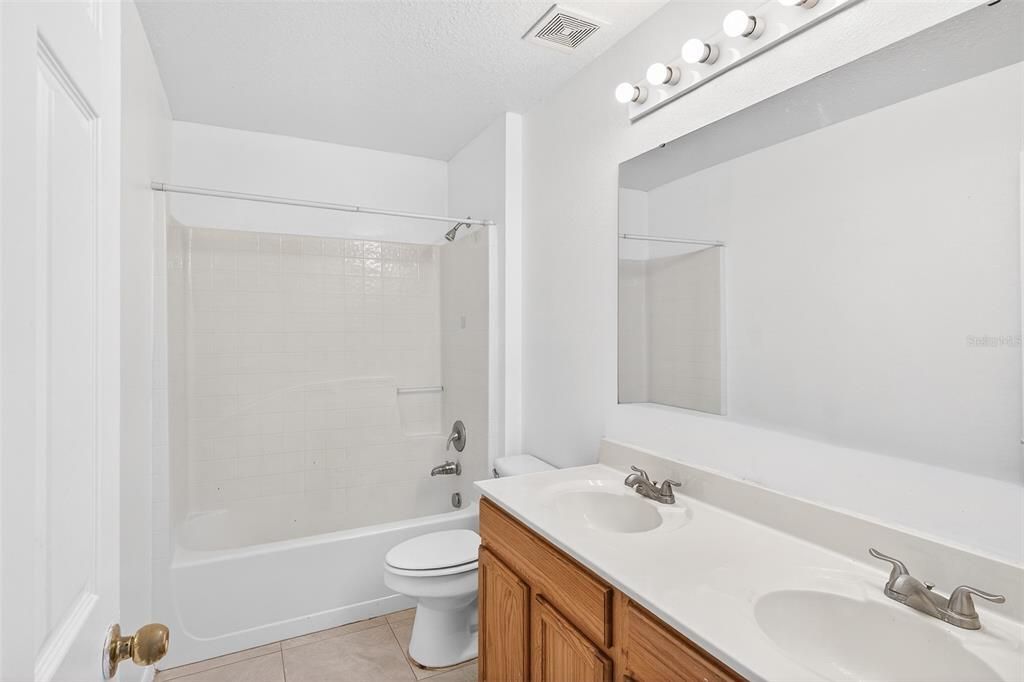 For Sale: $364,999 (4 beds, 2 baths, 2798 Square Feet)