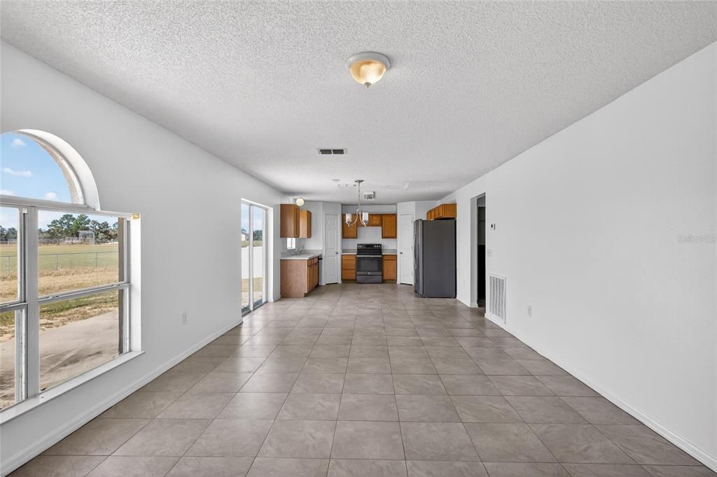 For Sale: $364,999 (4 beds, 2 baths, 2798 Square Feet)