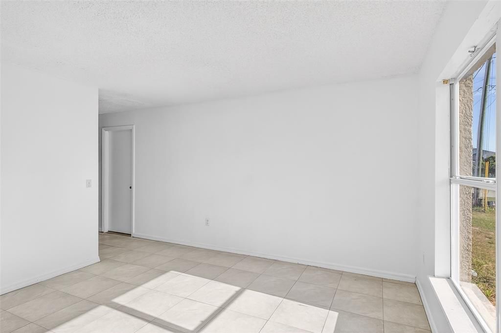 For Sale: $364,999 (4 beds, 2 baths, 2798 Square Feet)