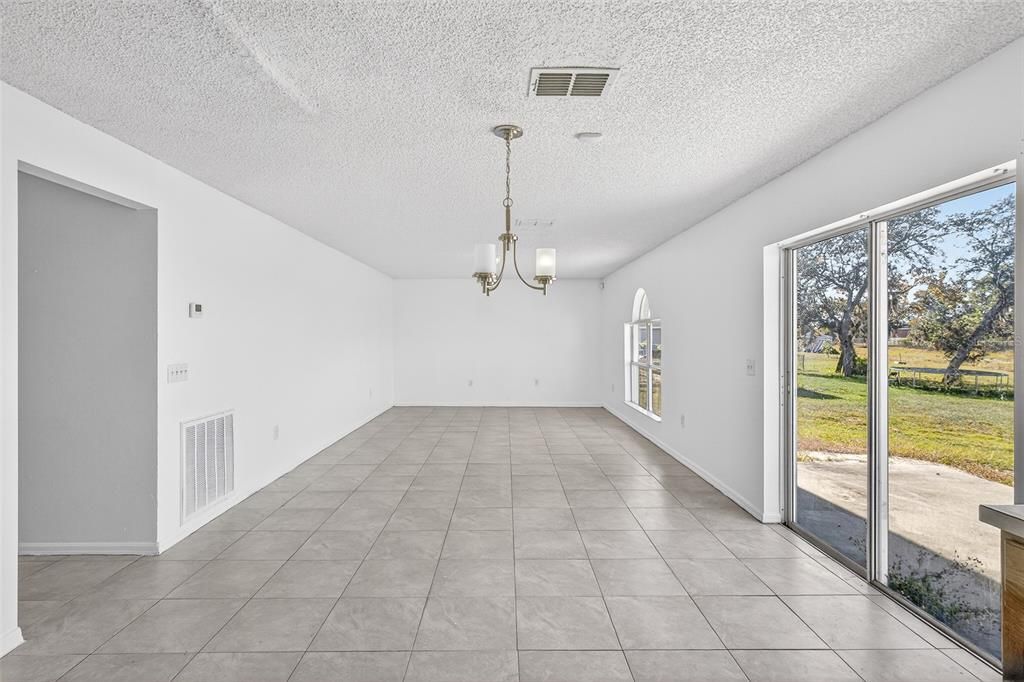 For Sale: $364,999 (4 beds, 2 baths, 2798 Square Feet)