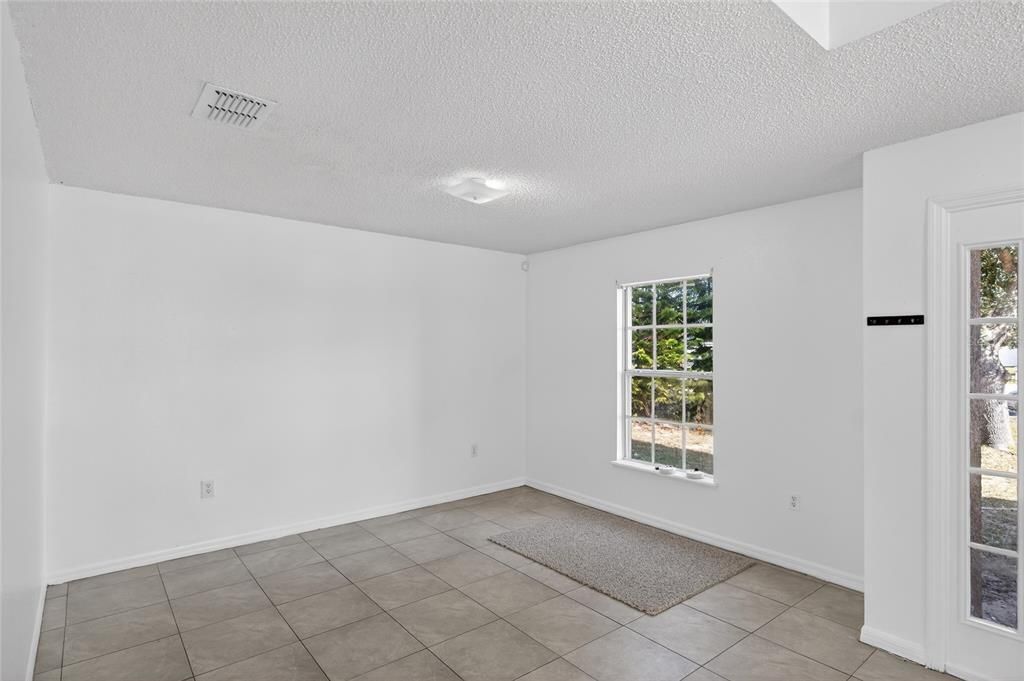 For Sale: $364,999 (4 beds, 2 baths, 2798 Square Feet)