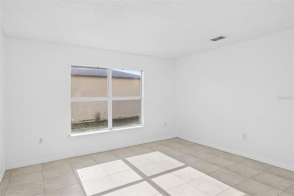 For Sale: $364,999 (4 beds, 2 baths, 2798 Square Feet)