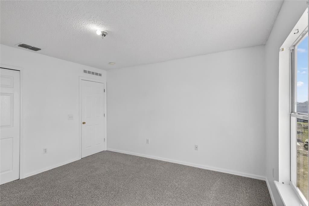 For Sale: $364,999 (4 beds, 2 baths, 2798 Square Feet)