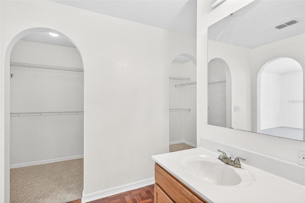 For Sale: $364,999 (4 beds, 2 baths, 2798 Square Feet)