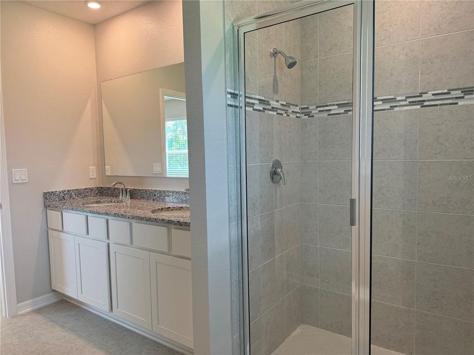 出租: $2,300 (4 贝兹, 2 浴室, 1876 平方英尺)