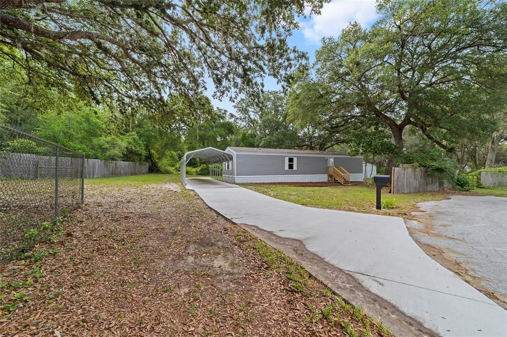 For Sale: $195,000 (2 beds, 2 baths, 820 Square Feet)