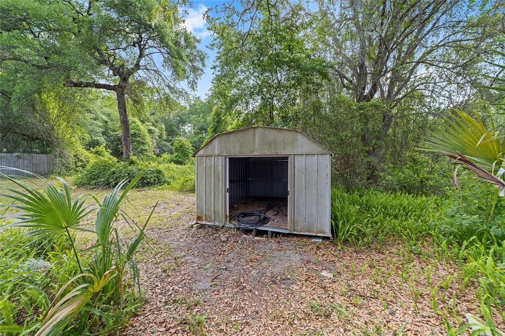 For Sale: $195,000 (2 beds, 2 baths, 820 Square Feet)