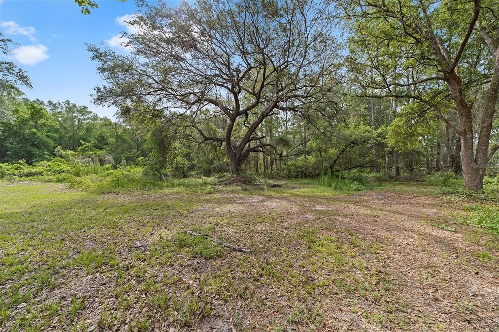 For Sale: $195,000 (2 beds, 2 baths, 820 Square Feet)