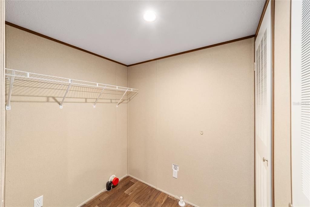 For Sale: $195,000 (2 beds, 2 baths, 820 Square Feet)