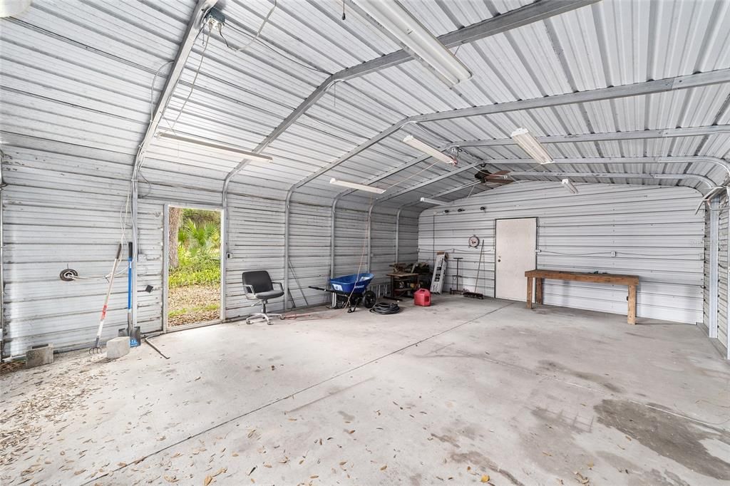 For Sale: $195,000 (2 beds, 2 baths, 820 Square Feet)