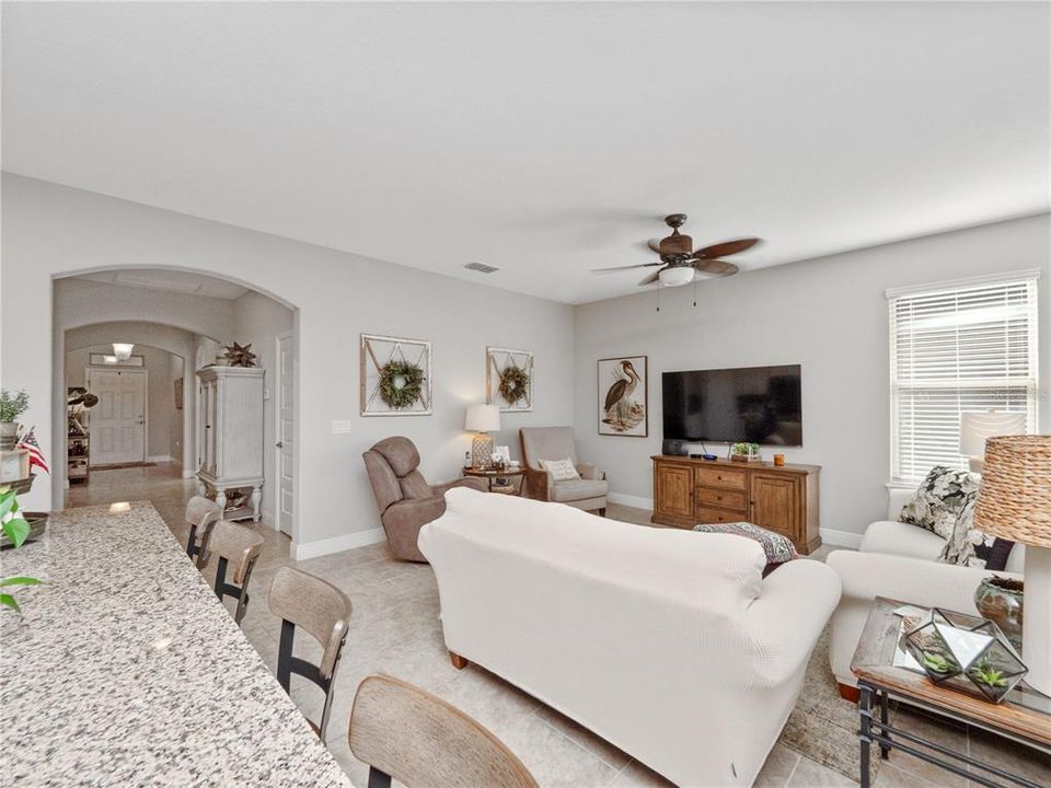 待售: $515,000 (4 贝兹, 3 浴室, 2105 平方英尺)