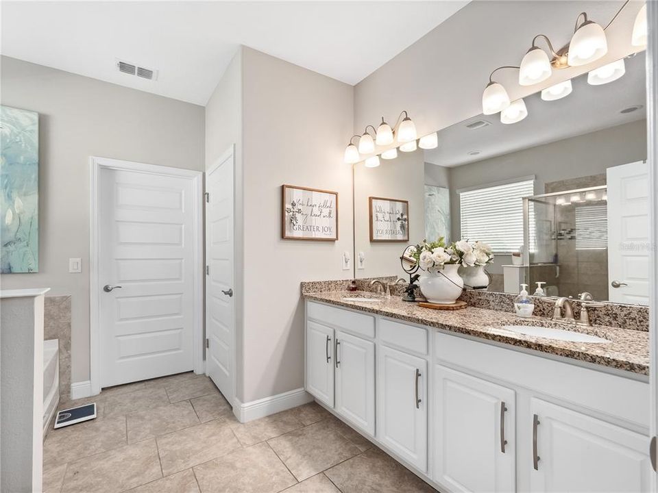 待售: $515,000 (4 贝兹, 3 浴室, 2105 平方英尺)