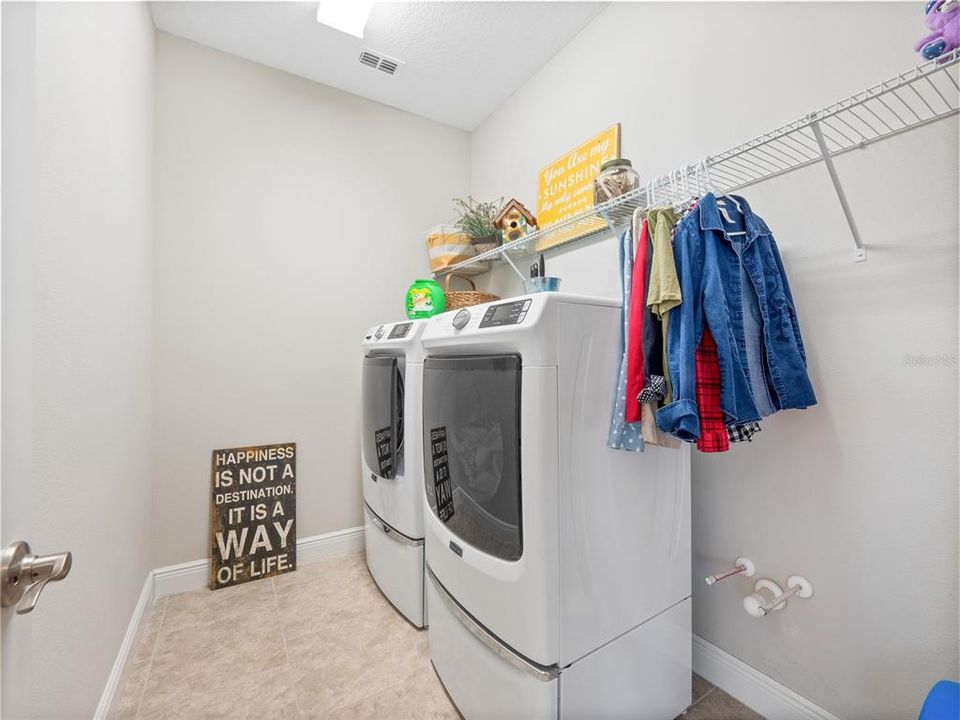 待售: $515,000 (4 贝兹, 3 浴室, 2105 平方英尺)