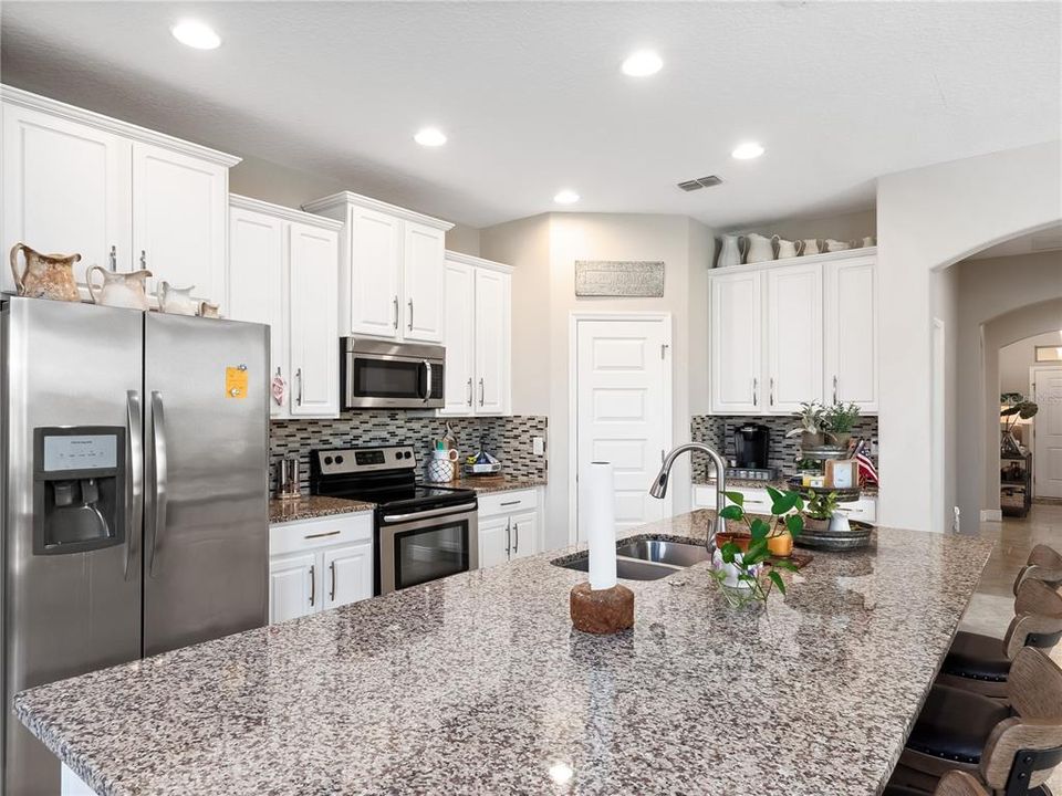 待售: $515,000 (4 贝兹, 3 浴室, 2105 平方英尺)